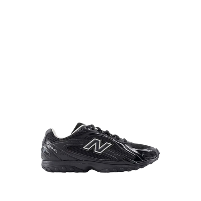 Black / Timberwolf